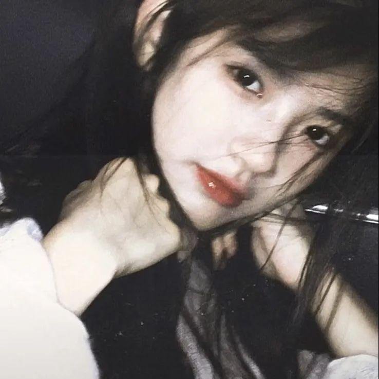 艳女新装